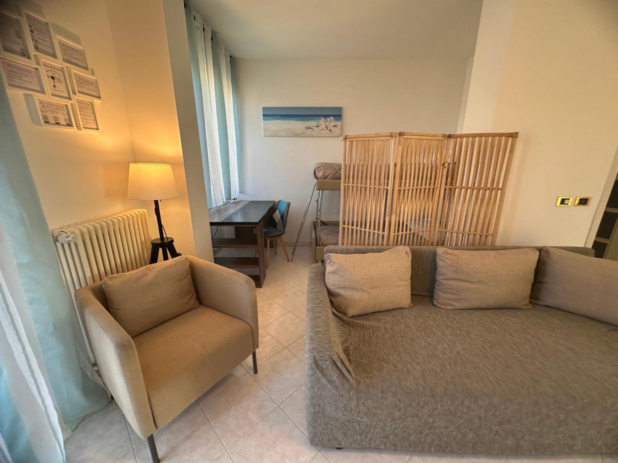 Beach House Holiday Apartments Rimini Exterior foto