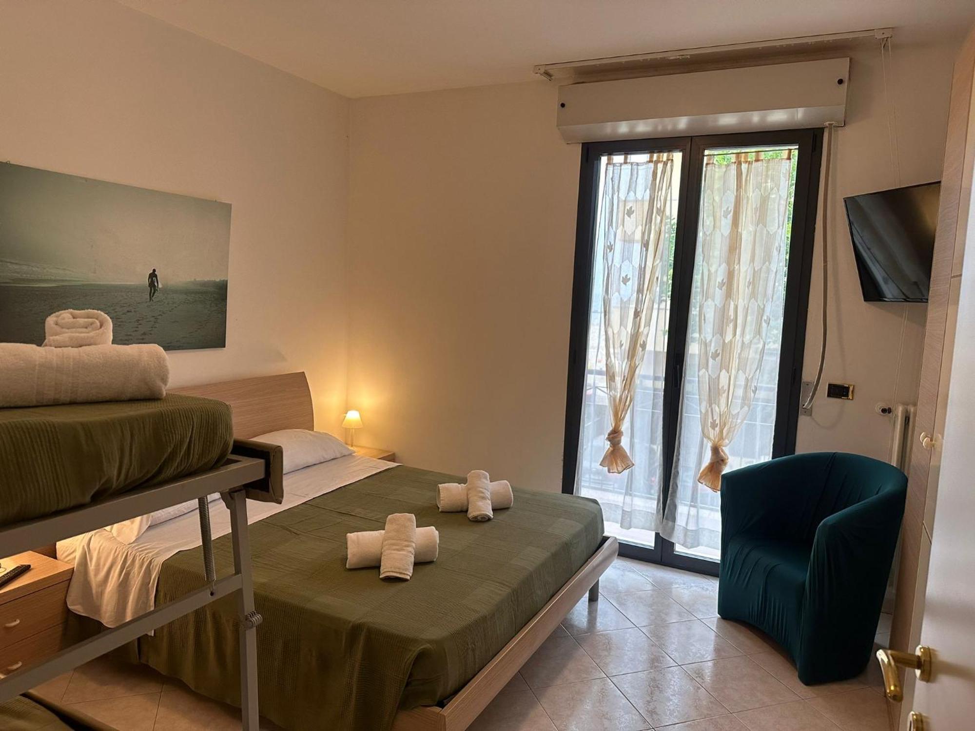 Beach House Holiday Apartments Rimini Exterior foto