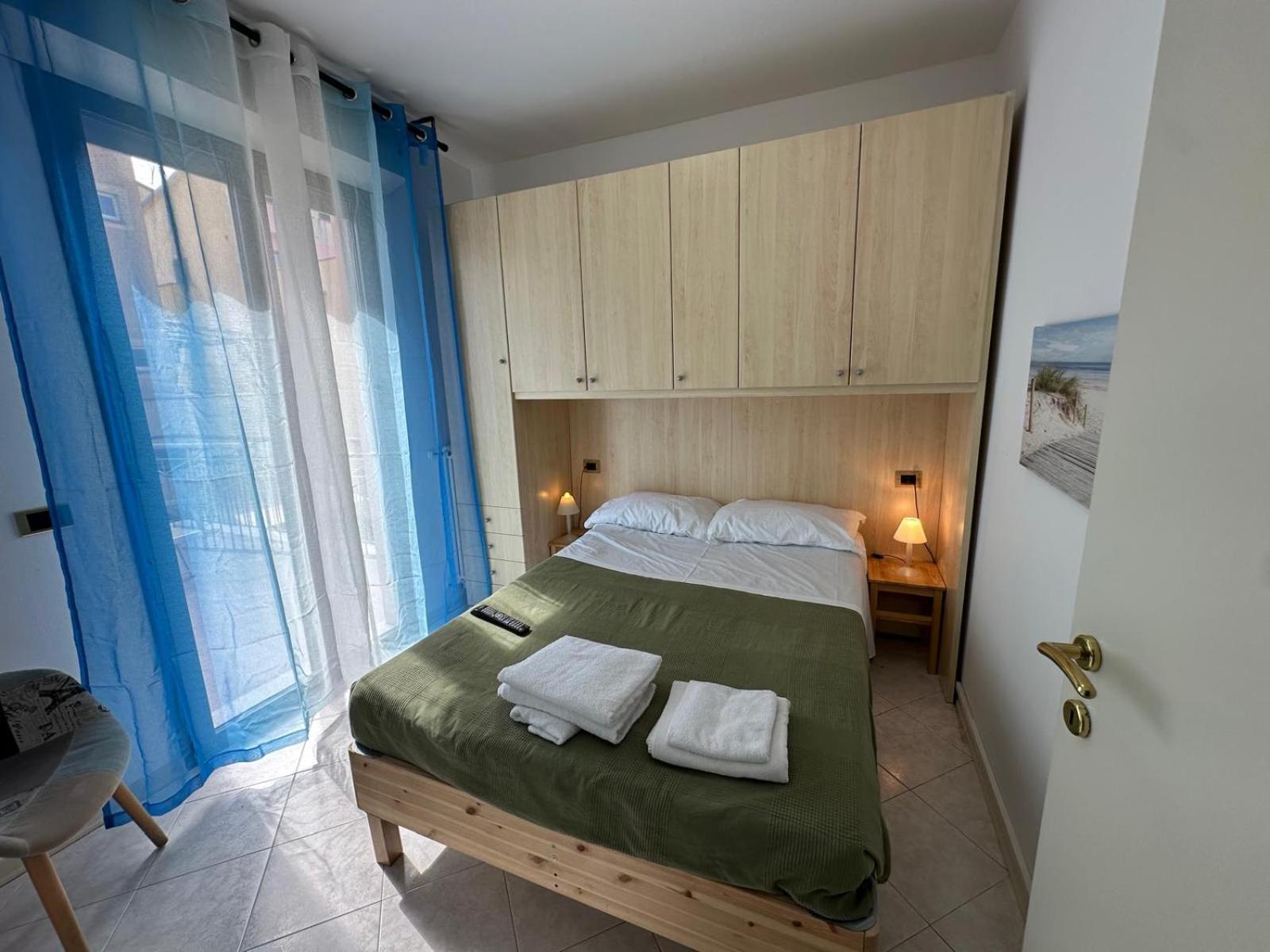 Beach House Holiday Apartments Rimini Exterior foto