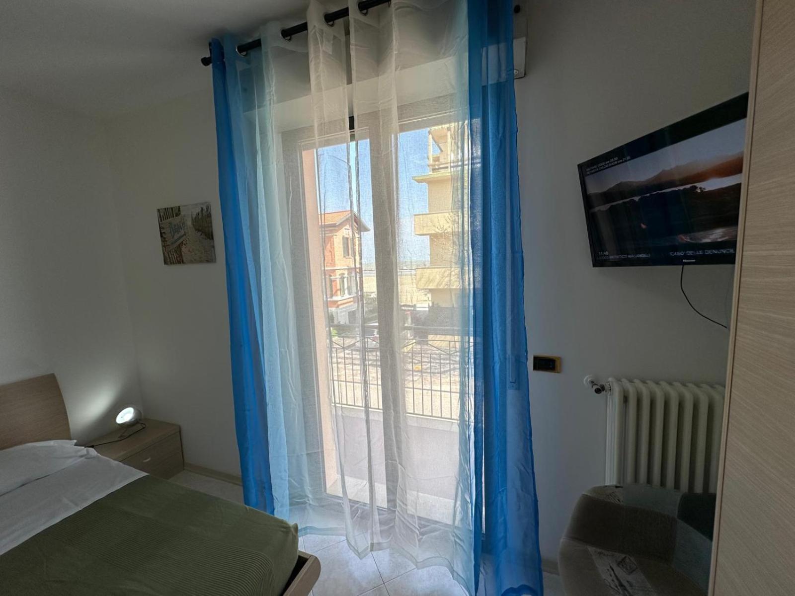 Beach House Holiday Apartments Rimini Exterior foto